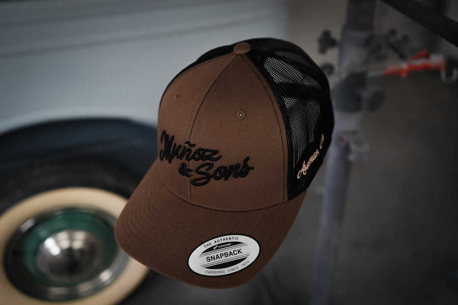 M&S SIGNATURE BROWN TRUCKER HAT